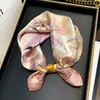 53x 53cm Square Silk Scarf Kvinnor Mode Skriv ut Små nacke Scarfs Office Lady Hair Band Hand Kerchief Kvinna