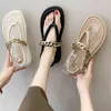 Eleganta kvinnor Sandaler Flip Flops Fashion Chain Buckle Dign Vacation Beach Sommar 2021 Casual Office Tofflor Kvinna Sho