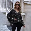 Altın Polka Dot Pelpum Siyah Vintage Bluz Tops Kadın Flare Kol Ofis Bayanlar V Boyun Casual Bluz Tops 210415