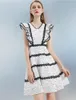 Frauen Sommer Romantische Vintage Viktorianischen Temperament Weiß V-ausschnitt Spitze Stickerei Kleider Rüschen Mid Casual Kleid 210514