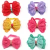 Hundekleidung 100pcs Haustier Bowties handgefertigtes Mesh Stoffkrawatten Krawatten Bindungen Bug Hals Accessoire Holiday Feiertag Prodtcs 6Colour