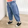 Baby jeans solid färg småbarn jeans vår höst jeans infantil casual stil flickor kläder 210412