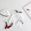 Sommarbarn Girls Rompers Kläder Bodysuiter Kortärmad Navy Wind + Cap Infant Bodysuit 210429