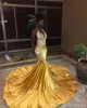 Czarna dziewczyna żółta aksamitne sukienki na bal matrowe kantar v szyja koronkowe aplikacje wieczorowe suknie z tyłu obrotowe pociąg vestidos bc0662