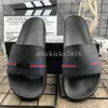 2021 Herren Damen Slipper Sommersandalen Scuffs Strandrutschen Freizeitpantoffeln Damen Sandali Badezimmer Home Schuhe Trendige Büropantoffeln Blumenschlange