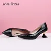 SOPHITINA Mode Schuhe Weibliche Spitz Flach Seltsame Stil Heels Frühling Schuhe Party Leder Muster Frauen Pumpen C934 210513