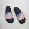 2021 Designer Hommes Femmes Sandales d'été Tongs Beach Slide Pantoufles Dames Sandali Firmati Da Donna Chaussures Classique Laser Coloré avec boîte