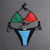 Elegante set bikini con lacci con lettera in metallo, costume da bagno estivo da donna a triangolo, costume da bagno stampato con lettere intere, elastico, senza schienale
