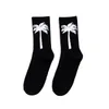 Rue mode heureux drôle cocotier riche coton adulte moyen mollet équipage chaussettes sable plage coloré feuille hommes