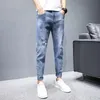 Fashion 2021 светлые джинсовые джинсы Мужские осенние тонкие разорванные вышившие брюки мальчики бренд с брендом All-Match Slim Teenger Pencil