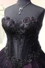 Gotico Nero E Viola Masquerade Prom Dresses 3D Appliqued Floreale In Rilievo 2022 Donne Vintage Storico Corsetto Vittoriano Sweetheart Abiti Da Sera Pizzo Plus Size