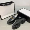 2022 College Style Loafer Girls Kleiderplattform Schuhe kleine Bienenstickdesigner Luxurys Slipper Casual Schuh hochwertige Größe 35-40
