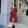 Trench da donna Marca Inghilterra Stile Elegante Cappotto da donna doppiopetto sottile rosso lungo con cintura Giacca a vento da donna Spolverino femminile