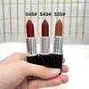 Märke Designer Matt Lipsticks Lady Lustreglass Läppstift Rouge à lèvres 3g Sweet Lukt Face Lip Gloss Lips Makeup Gift för kvinnor