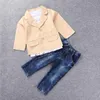 3pcs / 2-8years / 봄 가을 아기 소년 옷 아이들 정장 캐주얼 화이트 티셔츠 + 베이지 색 재킷 + 바지 어린이 의류 세트