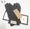 Designer Thicken Letter Five Fingers Gloves Mens Womens Autumn Winter Warm Soft Solid Color Brand Letter Printing Genuine Leather Cashmere Glove 3393