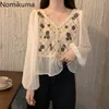 Nomikuma bloem borduurwerk V-hals shirts Dames kijken door lange mouw enkele breasted korte blouse vrouwelijke chic blusas mujer 210514