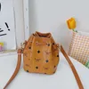 Borse a spalla singola per bambini per bambini Designer Lettere Stampa Fashion Girl Princess Cross Body Change Purse PU Leather Messenger Bucket Bags