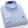 Printemps 100% coton Oxford Men Shirt blanc à manches longues broderie régulière ajustement doux épais confortable mâle 210410