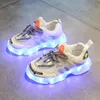 Taille 25-35 Enfants USB Charge Glowing Casual Chaussures Garçons Respirant Led Light Up Sneakers Unisexe Lumineux Sneakers pour Filles 210329