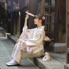 Roupa étnica feminina estilo japonês Yukata quimono tradicional japonês cor bege estampas florais roupão de banho vestido de cosplay Perfo328N