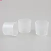 tasses en plastique transparent blanc