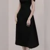 Hoge kwaliteit zomerjurk mode zwarte mouwloze kraal vierkante kraag dames unieke vestidos 210520