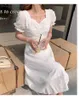 Сладкая вышивка из хлопка Элегантные белые платья Летние слойки с коротким рукавом квадратный воротник сплит сексуальное вечеринка платье 210519