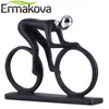 Ермакова Современная абстрактная смола Bicycler велосипедистская статуя велосипед велосипед гонщик фигурка офис гостиной декор 211108