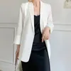 [EAM] Women White Temperament Blazer Lapel Three Quarter Sleeve Loose Fit Jacket Fashion Spring Summer 1DD7756 210512