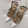 Décolleté da donna Scarpe da sposa 2019 Sandali con tacco alto da donna Nude Fashion Cinturini alla caviglia Rivetti Scarpe Tacchi alti sexy Scarpe da sposa