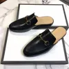 2022 Slippers Leather Sandals الأوروبي والأمريكي الجديد Slippers International Brands أصلي أحذية رجال مسطحة