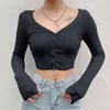 Black Ribbed Knit V-Decote Longa Split Split Femme Y2K Crop Top para Mulheres T-shirt Cinzento Harajuku Botão Slim Botão Branco Tee Fashion 210510