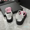봄과 여름 스포츠 스타일의 플랫 바닥 캐주얼 신발의 새로운 사탕 컬러 샌들 다목적이고 편안한 여자 신발 크기 35-40 2022