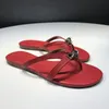 Lyxmärke tofflor Sandaler Kvinnor Burgogne Corfou Sandal Beach Slipper Woman Flat Sandaler Flip Flops Women Shoes Fashion äkta lädermatchande lås