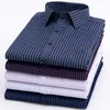 8XL Plus Storlek Stora Män Långärmad Non-Iron Dress Shirt Manlig Social Striped Shirts Easy Care Oversized Shirt 220323