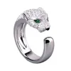 Fan Bingbing can adjust the Panther ring, ring and diamond hand, with a fashionable personality.2547398