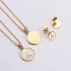 Chaînes En Acier Inoxydable 316L Initiale Pendentif Collier Blanc Shell Rond 26 Lettre Charme Femmes Bijoux SetChains