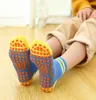 Unisex kavrama yoga pilates çorapları silikon jel ile zemin trambolin çorap anti-kayma anti-kayma olmayan eğlence parkı spor çorapları çocuklar için yetişkinler için