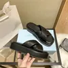 상자 퀼트 나파 가죽 크리즈 크로스 플랫폼 샌들 블랙 흰색 고급 슬리퍼 여성 신발 플랫 플로프 여름 슬라이드 패션 비치