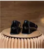 삼각형 표준 미들 힐 레퍼 2022 새로운 지붕 채널 제품 원 페달 단일 신발 탑 레이어 특허 가죽 여성 신발
