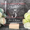 Couple personnalisé nom et date numéros modernes avec supports de support calligraphie acrylique couronne numéro de table mariage D220618