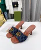 Moda G Bayan Sandalet Terlik Slayt Tasarımcı Lüks Düz Yüksek Topuklu Parmak Arası Terlik Ayakkabı İşlemeli Platform Kauçuk Sandalet Deri Shoal Rahat Ayakkabı 35-42
