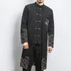 Trench da uomo 2022 Primavera Uomo Falso Due pezzi Cardigan Abito Fibbia Kimono Cappotto Maschile Stile cinese Nero Allentato Vintage Hanfu Abito lungo