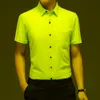 メンズカジュアルシャツ夏の快適な竹ファイバーメンドレスシャツ2022到着男子スマートクラシック格子縞の半袖ホワイトシャツ人