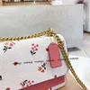 النساء المطرزات Daisy Crossbody أكياس البقر المصمم الجلود المحافظ