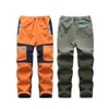 Marka wodoodporna chłopców spodni ciepłe spodnie sportowe spodnie wspinaczkowe Dzieci Patchwork Soft Shell Stroje za 105-160 cm LJ201127