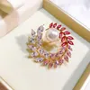 Diseñador mujer perla broche traje broches de mujer zircon lady flores pins vintage elegante elegante vestido de lujo botones botón pin moda bufanda hebilla