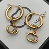 Mulheres Brincos retrô jóias de gorjeta feminina Novas letras redondas Earring clássico Designers Designers Gold Acessórios Gold Ladies Ear Studs7377367