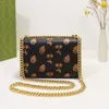 女性ハンドバッグ財布本物の革の肩クロスボディバッグ蜂の財布ファッションエンボス加工古い花の文字品質メタリック